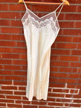 Vintage Victoria’s Secret Bridal Slip Dress Nighty size medium